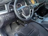 Toyota Highlander 2014 годаүшін17 000 000 тг. в Алматы