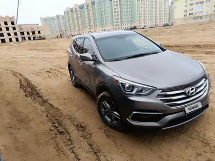 Hyundai Santa Fe 2017 года за 7 900 000 тг. в Актау