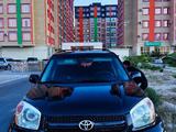 Toyota RAV4 2004 года за 5 390 000 тг. в Жанаозен