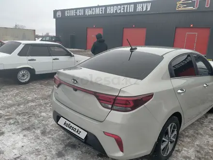 Kia Rio 2019 года за 8 300 000 тг. в Караганда – фото 4