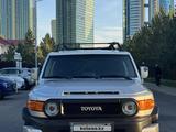 Toyota FJ Cruiser 2007 года за 13 000 000 тг. в Астана