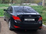 Hyundai Solaris 2015 года за 6 200 000 тг. в Экибастуз – фото 2