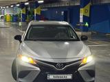 Toyota Camry 2020 года за 11 700 000 тг. в Шымкент – фото 2