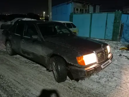 Mercedes-Benz E 260 1991 года за 1 100 000 тг. в Караганда – фото 2