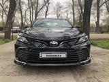 Toyota Camry 2023 года за 20 000 000 тг. в Алматы – фото 2