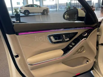 Mercedes-Maybach S 580 4MATIC 2023 года за 104 140 596 тг. в Алматы – фото 11