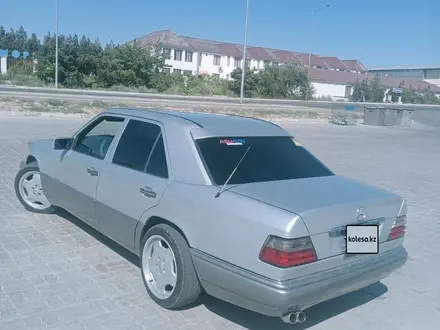 Mercedes-Benz E 280 1995 года за 2 900 000 тг. в Актау – фото 3