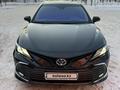 Toyota Camry 2023 года за 16 700 000 тг. в Актобе