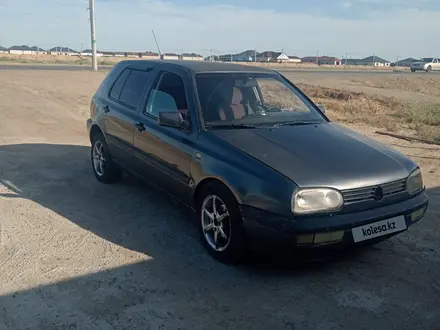 Volkswagen Golf 1994 года за 1 200 000 тг. в Атырау – фото 5