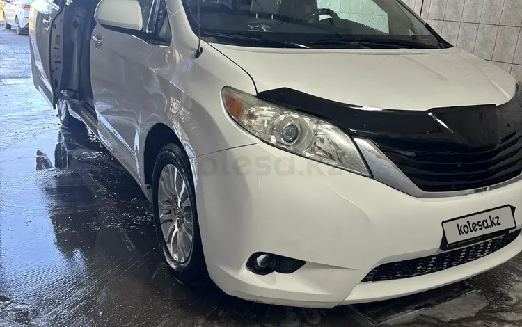 Toyota Sienna 2013 года за 8 700 000 тг. в Уральск