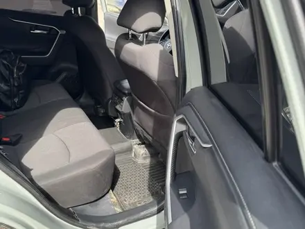 Toyota RAV4 2020 года за 11 000 000 тг. в Астана – фото 18