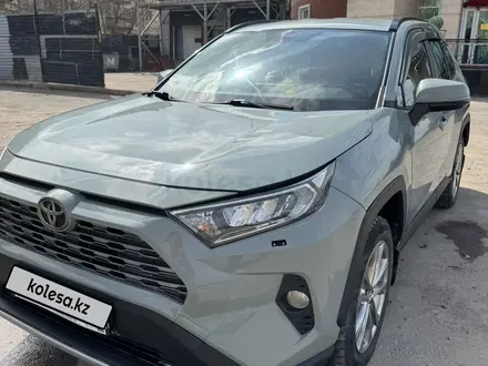 Toyota RAV4 2020 года за 11 000 000 тг. в Астана