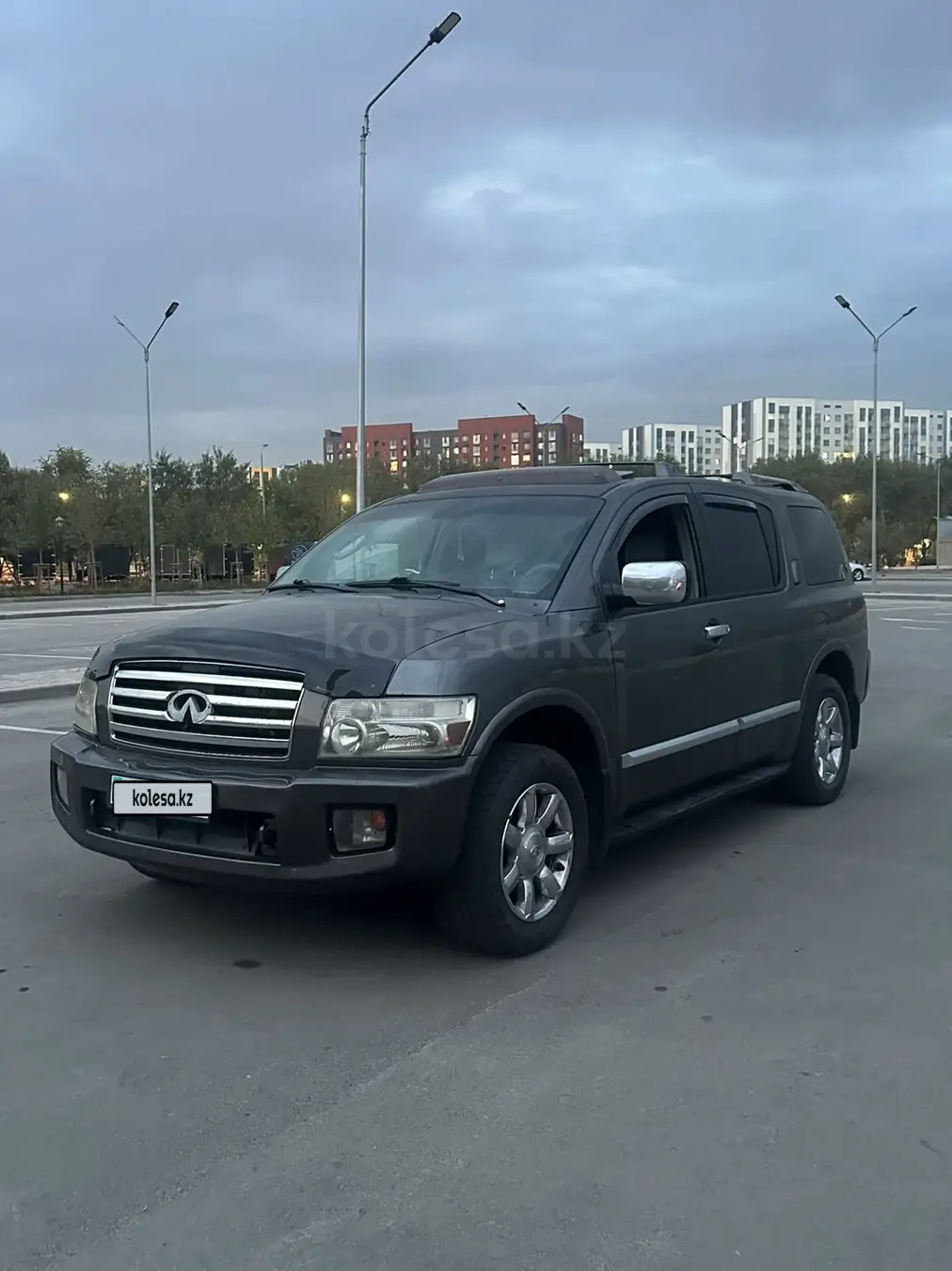 Infiniti QX56, 2004
