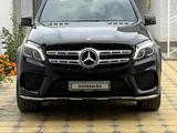 Mercedes-Benz GLS 500 2018 годаfor37 990 000 тг. в Астана