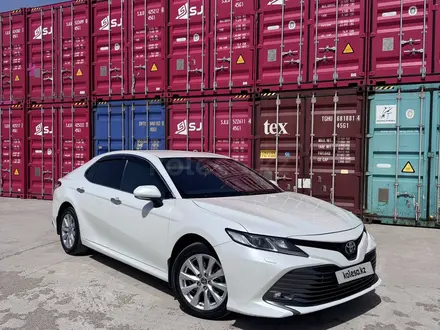 Toyota Camry 2020 года за 12 250 000 тг. в Караганда – фото 2