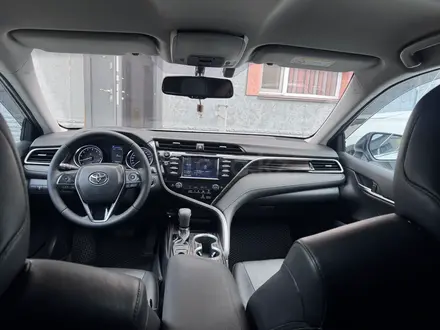 Toyota Camry 2020 года за 12 250 000 тг. в Караганда – фото 14