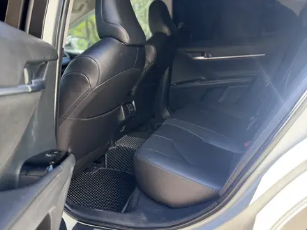Toyota Camry 2020 года за 12 250 000 тг. в Караганда – фото 17