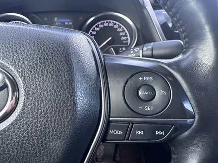 Toyota Camry 2020 года за 12 250 000 тг. в Караганда – фото 18