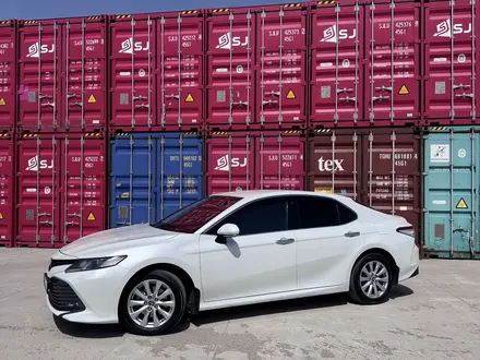 Toyota Camry 2020 года за 12 250 000 тг. в Караганда