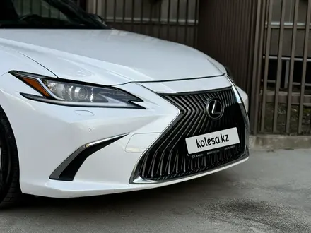 Lexus ES 250 2019 года за 17 300 000 тг. в Алматы – фото 23