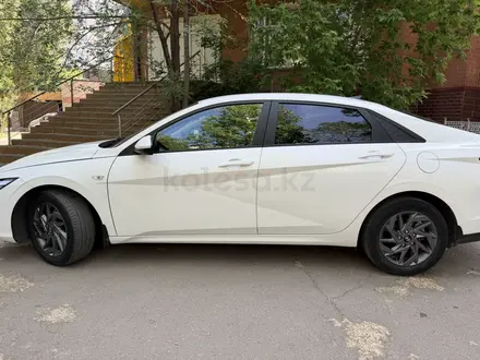 Hyundai Elantra 2023 года за 8 400 000 тг. в Астана – фото 2