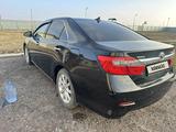 Toyota Camry 2012 года за 9 400 000 тг. в Тараз – фото 2