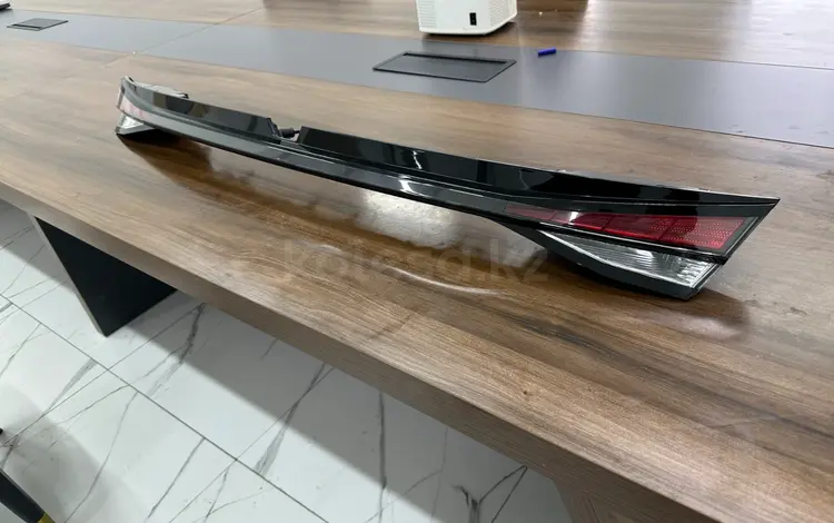 Hyundai Elantra задний центральный фонарь за 5 000 тг. в Астана