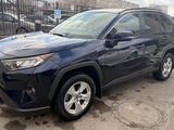 Toyota RAV4 2019 года за 13 500 000 тг. в Актау – фото 2