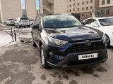 Toyota RAV4 2019 года за 13 500 000 тг. в Актау