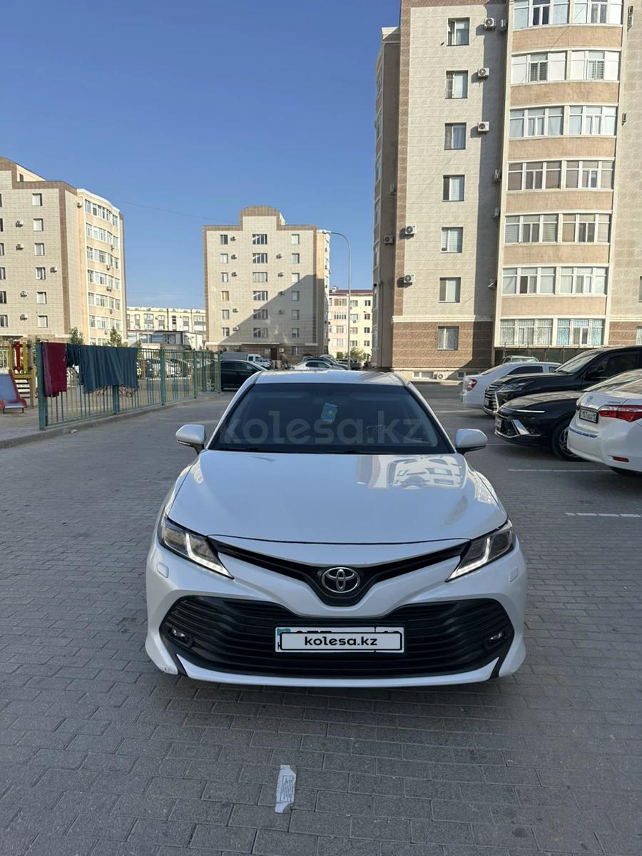 Toyota Camry 2019 г.