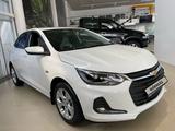 Chevrolet Onix Premier 2 2024 года за 9 290 000 тг. в Костанай – фото 2