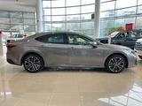Toyota Camry Luxe 2026 года за 22 190 000 тг. в Алматы – фото 4