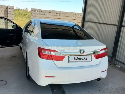 Toyota Camry 2014 года за 9 000 000 тг. в Туркестан – фото 2