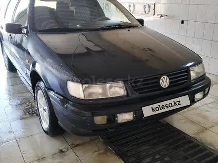 Volkswagen Passat 1995 года за 2 000 000 тг. в Атырау – фото 21