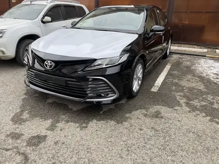 Toyota Camry 2023 года за 15 600 000 тг. в Атырау – фото 4