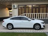 Chevrolet Malibu 2022 года за 9 800 000 тг. в Шымкент – фото 4