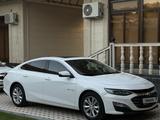 Chevrolet Malibu 2022 года за 9 800 000 тг. в Шымкент