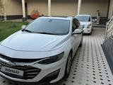 Chevrolet Malibu 2022 года за 9 800 000 тг. в Шымкент – фото 5