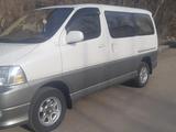 Toyota Grand Hiace 2001 годаfor9 000 000 тг. в Алматы – фото 3