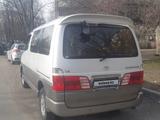 Toyota Grand Hiace 2001 годаfor9 000 000 тг. в Алматы – фото 4