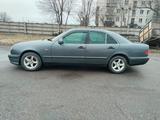 Mercedes-Benz E 230 1998 года за 2 000 000 тг. в Костанай – фото 4