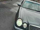Mercedes-Benz E 230 1998 года за 2 000 000 тг. в Костанай – фото 2