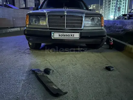 Mercedes-Benz E 300 1989 года за 2 000 000 тг. в Астана – фото 3