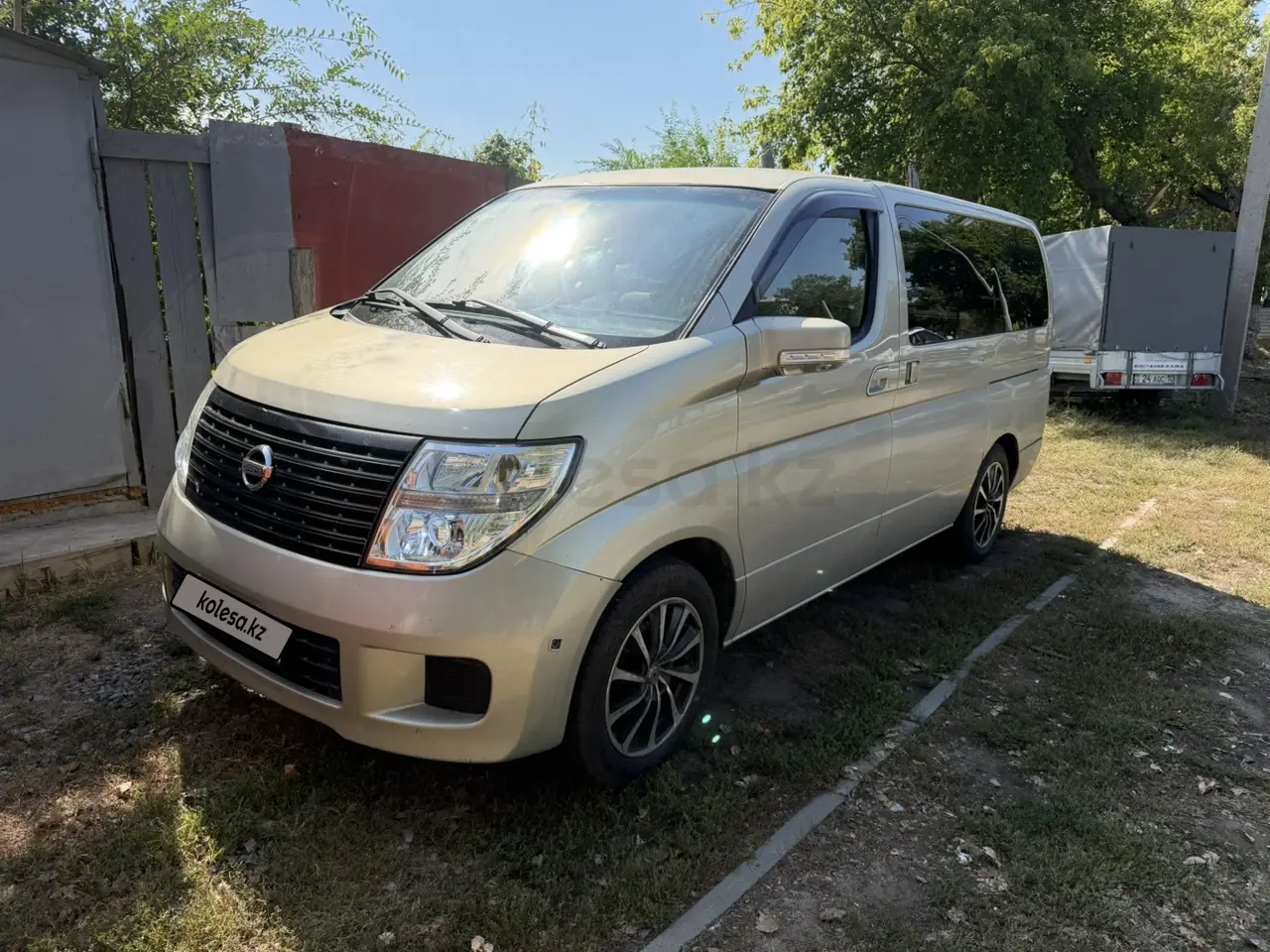 Nissan Elgrand, 2004