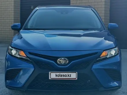 Toyota Camry 2019 года за 8 990 000 тг. в Актобе