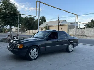 Mercedes-Benz E 320