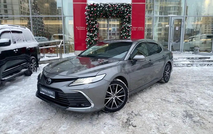 Toyota Camry 2023 года за 19 700 000 тг. в Астана