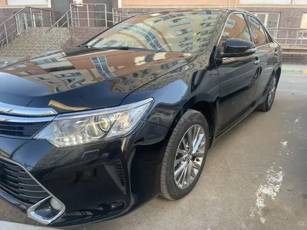 Toyota Camry 2016 года за 11 999 999 тг. в Атырау – фото 2