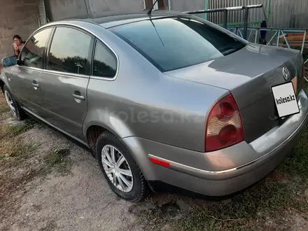 Volkswagen Passat 2001 года за 1 800 000 тг. в Алматы – фото 9