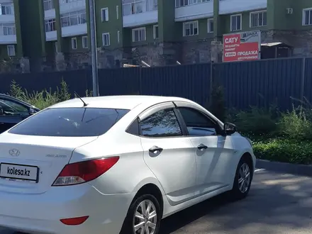 Hyundai Solaris 2014 года за 5 000 000 тг. в Караганда – фото 3